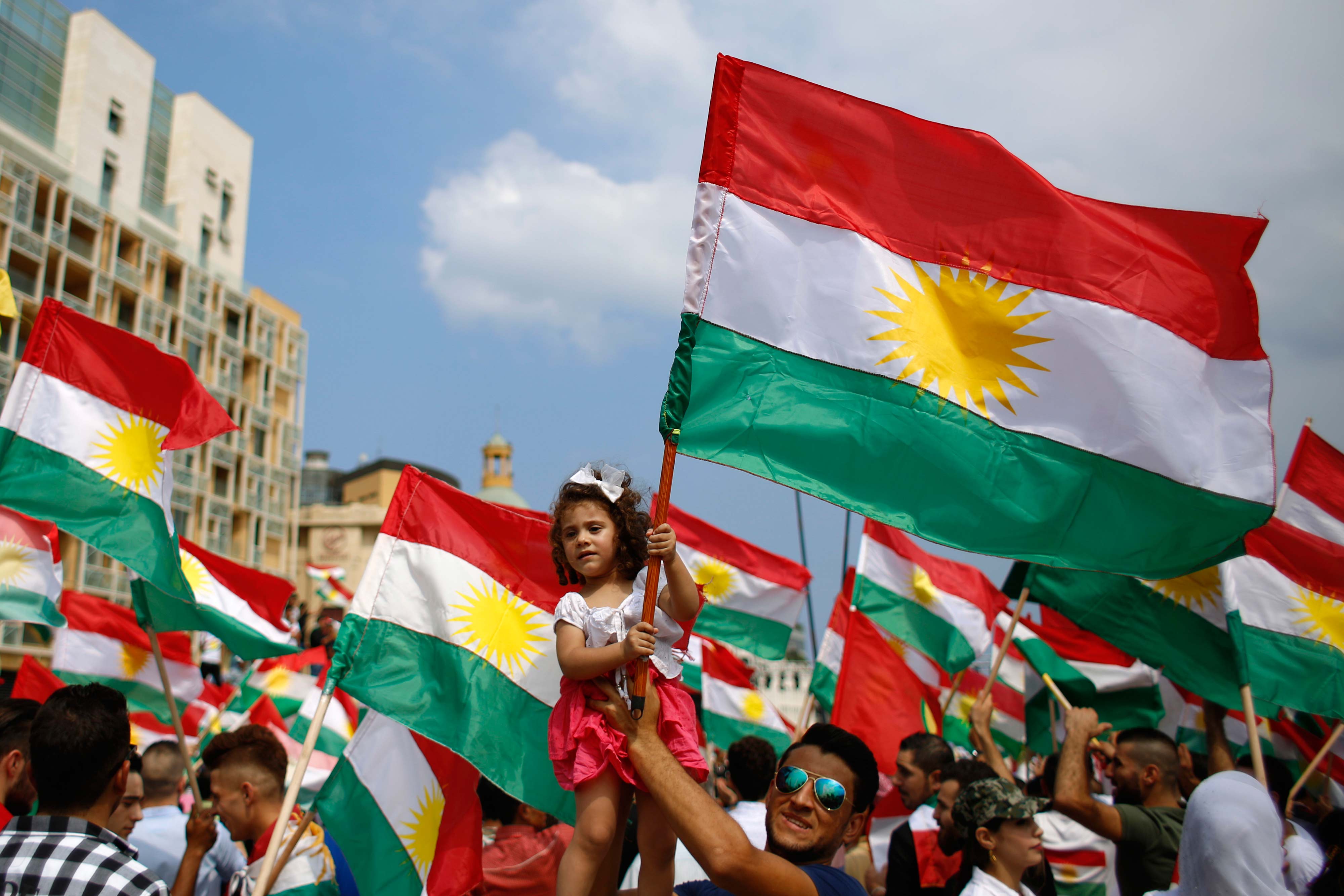 Страны без разрешения на. Флаг Курдистана. Флаг Курдистана и Таджикистана. Иран Курдистан. Современный Курдистан.